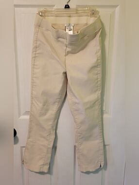 T Tahari Cream Cropped Ankle Jeans